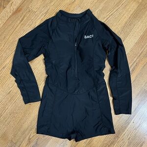 NWT M DACI Women Rash Guard Black Long Sleeve One Piece Swimsuit Zipper Surfing